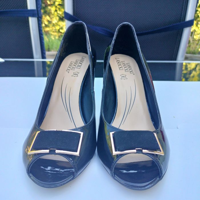 Czarne półbuty Lasocki