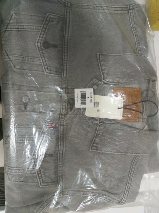 Джинсона куртка Levis, розмір L, нова