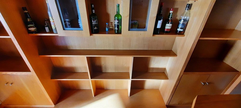 Móvel bar com pouco uso