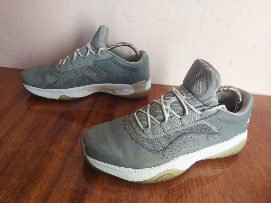 Кросівки фірми Air Jordan 11 CMFT Low оригінал 


Розмір по бірці:
Us