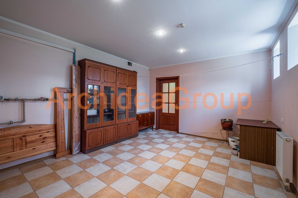 Продаж будинку у самому центрі на Печерську