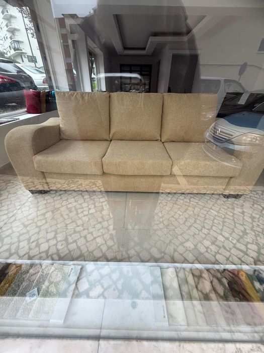 Sofa novo de 3 lugares
