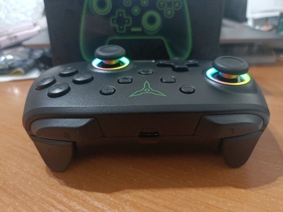 Блютуз контроллер для Nintendo Switch, PC, Android, IOS с вибро