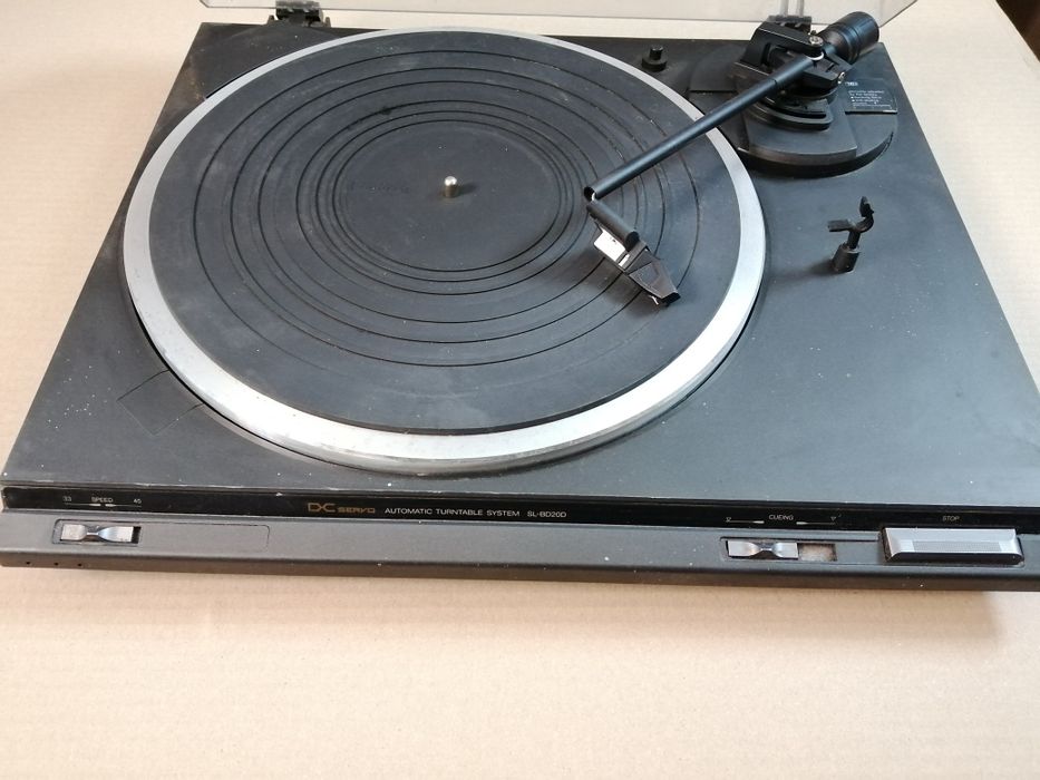 Gramofon TECHNICS model SL-BD20D