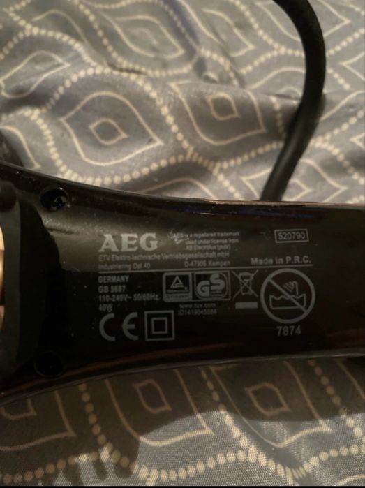 Escova de alisamento AEG