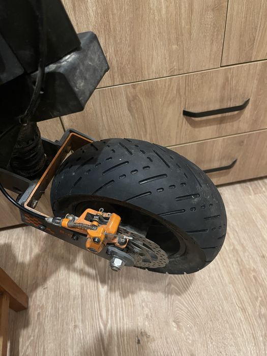 Продам свій електросамокат Kugoo G4 2024 в хорошому стані!!