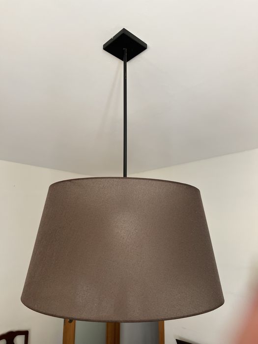 Candeeiro com abajour castanho