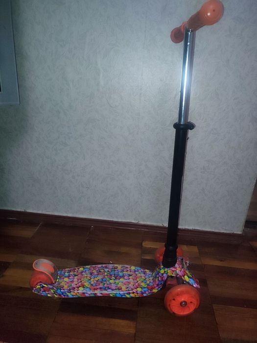 Продам дитячий самокат