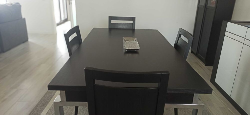 Mesa extensível + 4 cadeiras