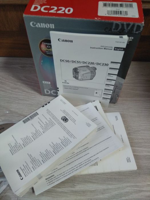 Видеокамера Canon DC 220.