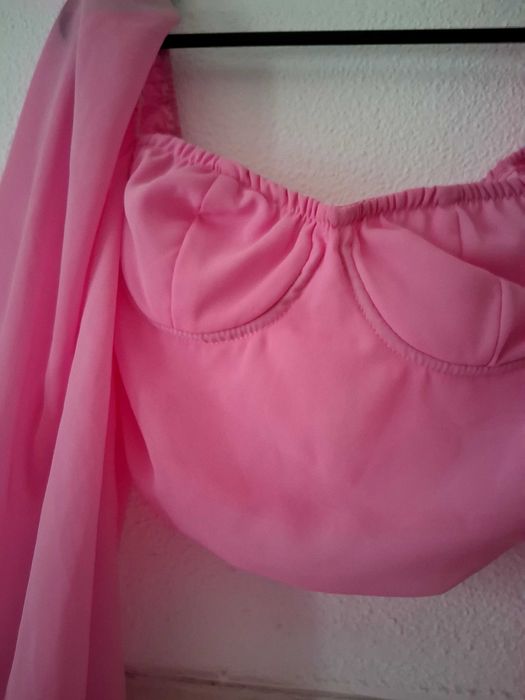 Calça cintura alta,com top Prettylittlething.