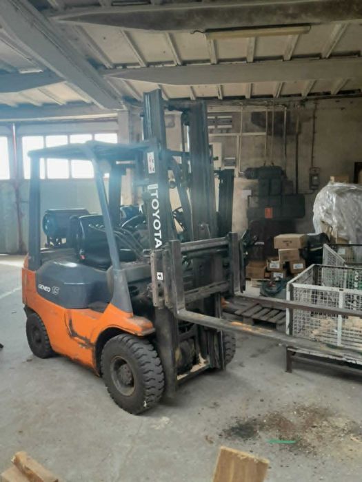 wozek widlowy toyota
