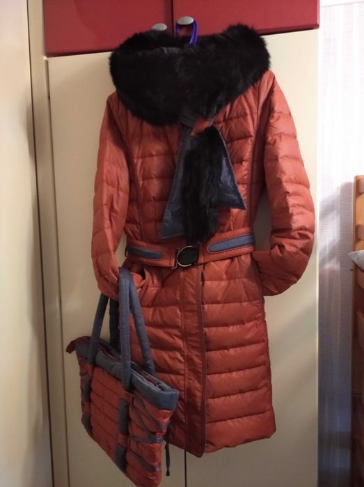 Продам пуховик- пальто