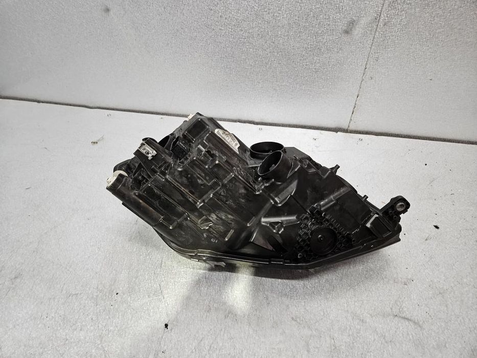 caddy 2k5 lampa przód lewa zwykła 15-20