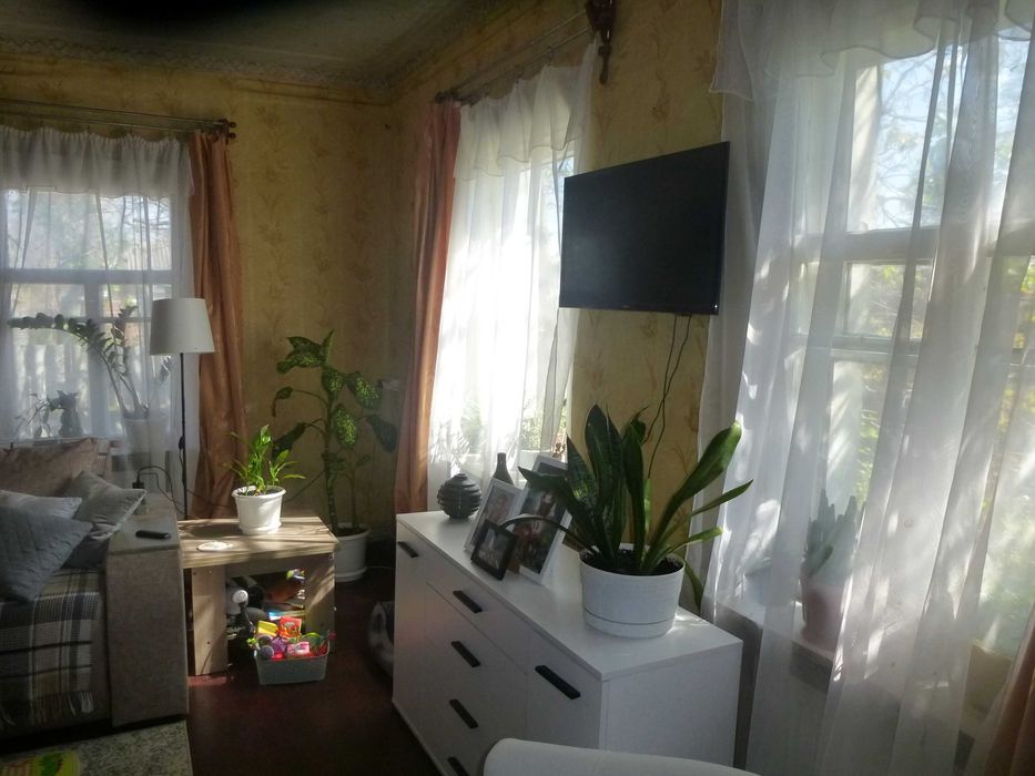 Срочно продам 3-- комн.квартиру в центре Змиева