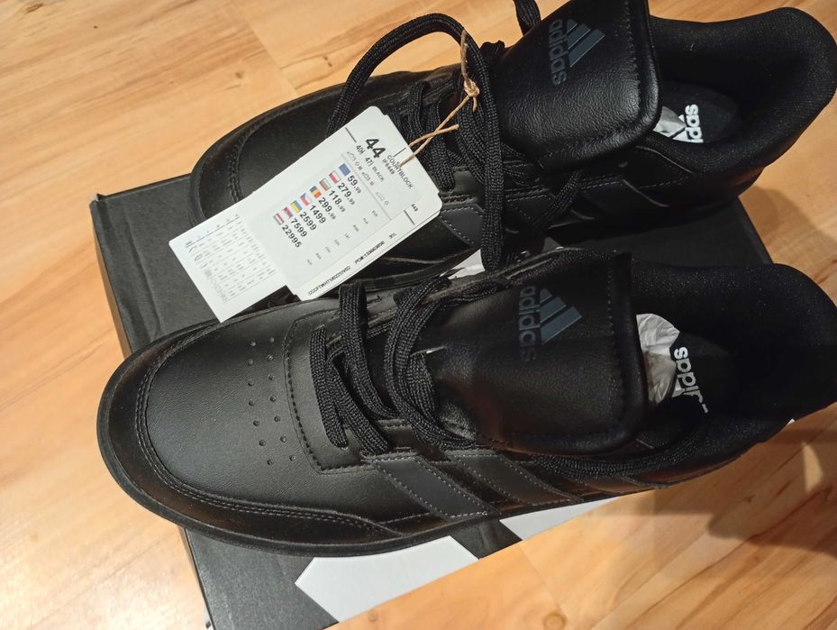 Nowe buty marki adidas