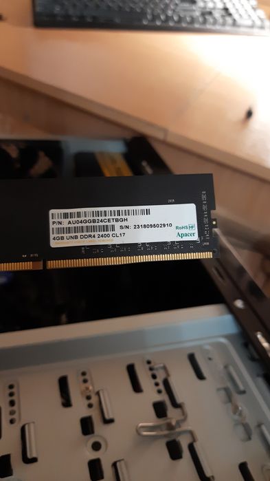 Продам ОЗУ Apaser  DDR4 4GB 2400MHz