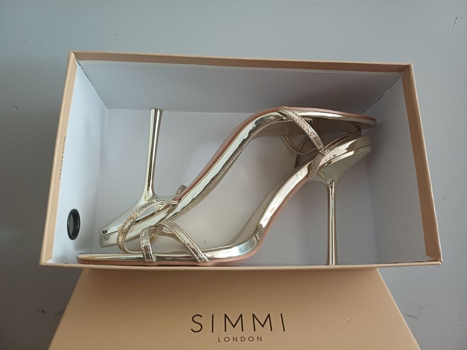 Szpilki SIMMI London