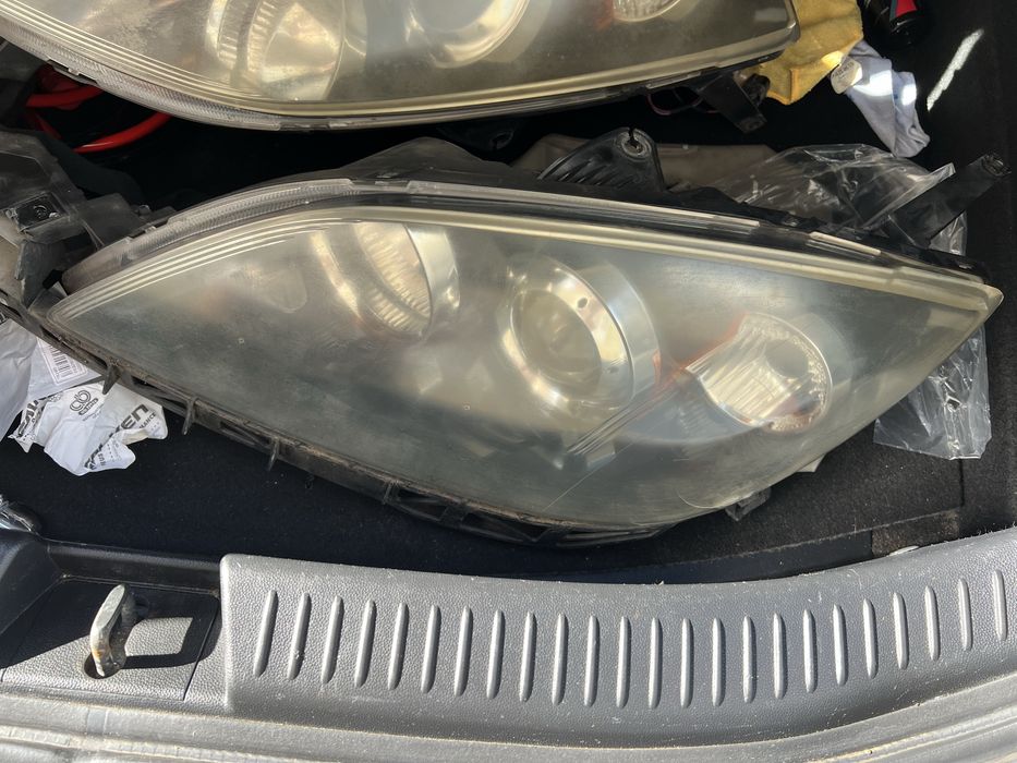 Farol Mazda 3 2003-2008