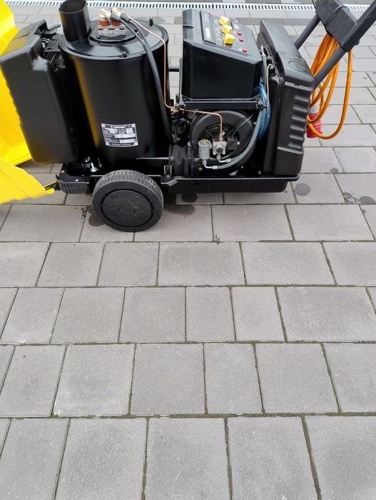 Profesjonalna myjka na ciepłą i zimną wodę Karcher HDS 790C