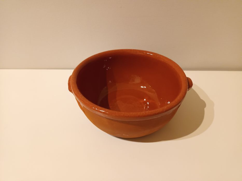 Taça de barro para forno