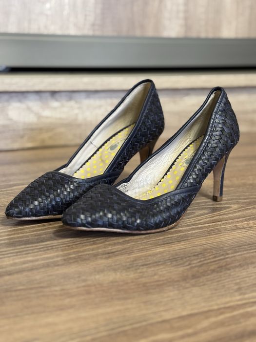 Шкіряні туфлі човники