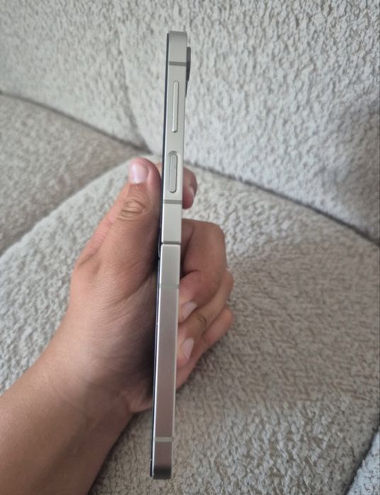 Sprzedam telefon samsung galaxy Z FLIP7 FE