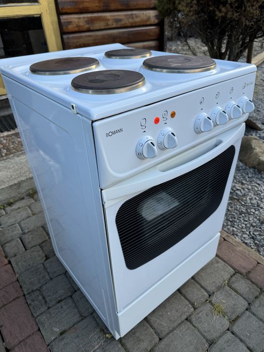 Плита електрична з духовкою електричною Bomann