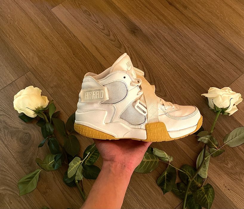 Nike Air Raid DJ5974-100 білі кросівки 44 розмір