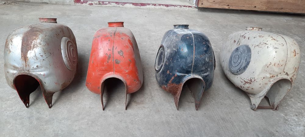 Продам баки на мопед карпати