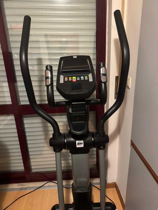Bicicleta Elíptica BH Fitness