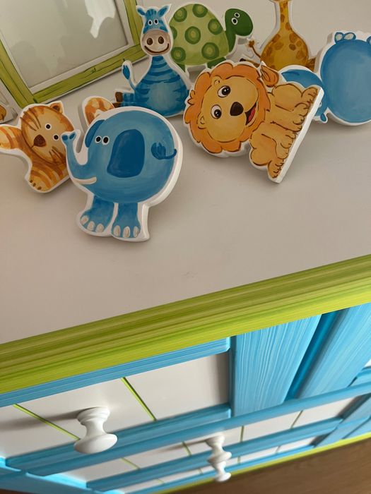 Moldura e puxadores quarto infantil Oficina Rústica