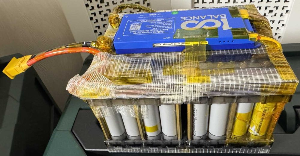 Smart 4S~8S BMS 40A/1A Active Balance with BT/UART+Li-Ion 6S8P 24V 40A