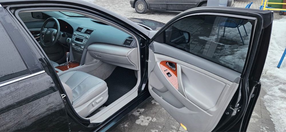 Toyota Camry XLE 2011