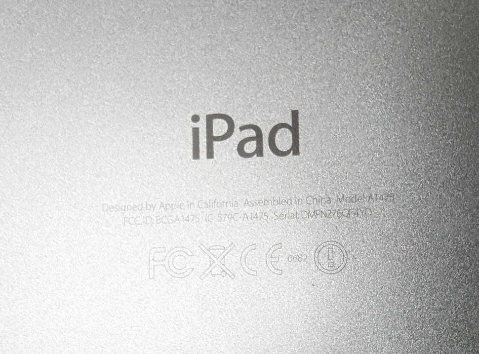 Планшет Apple iPad Air, модель A1475, памʼять 16 GB. Ідеал + чехол!