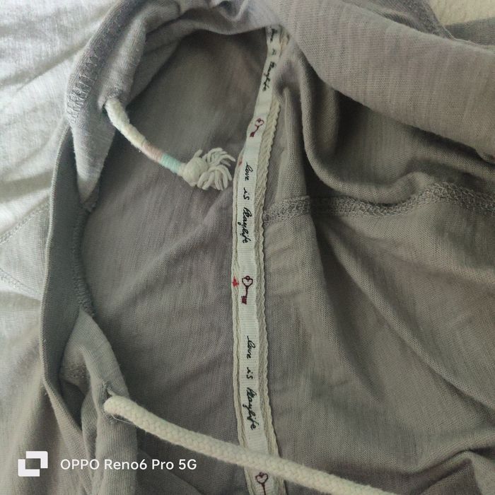 Bluzka z kapturem cienka