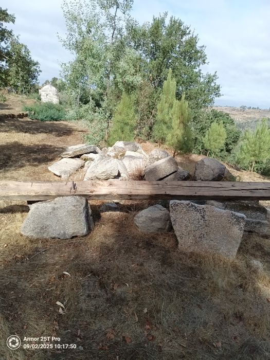 Pedra rústica para muros