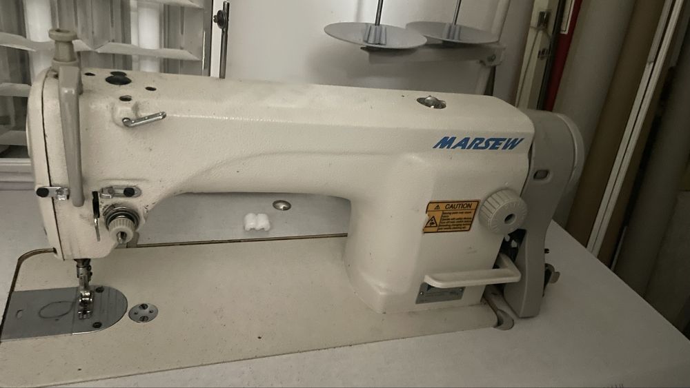 Maquina de costura profissional