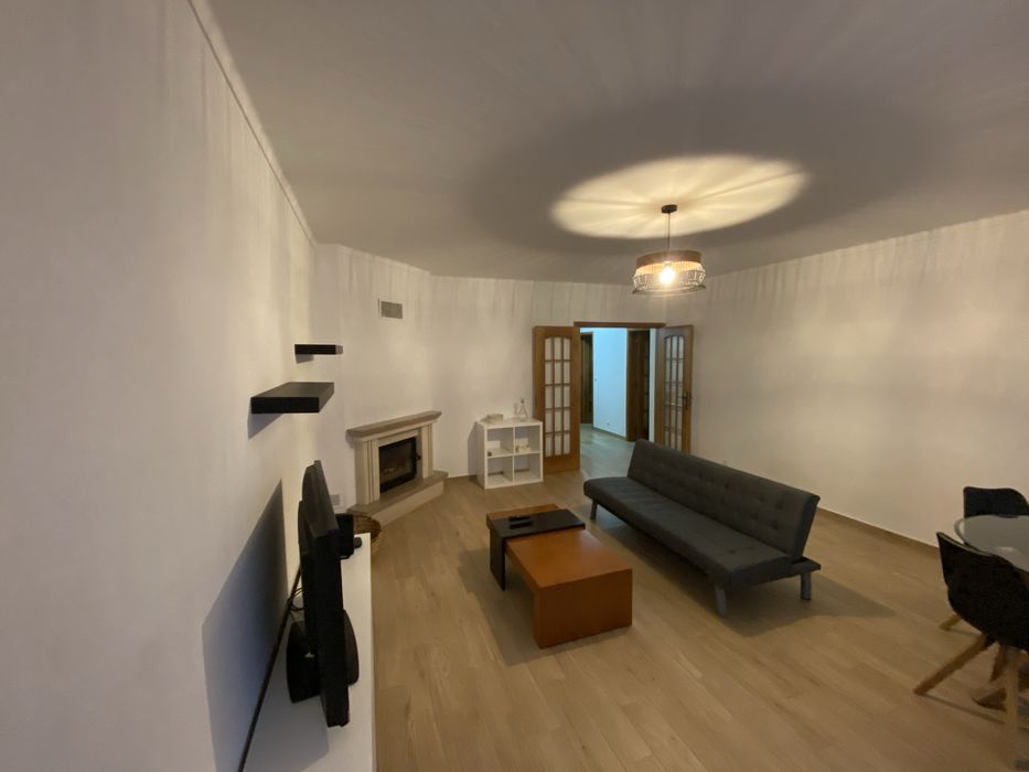 Apartamento t2 restaurado em peniche em zona calma e  bem localizada