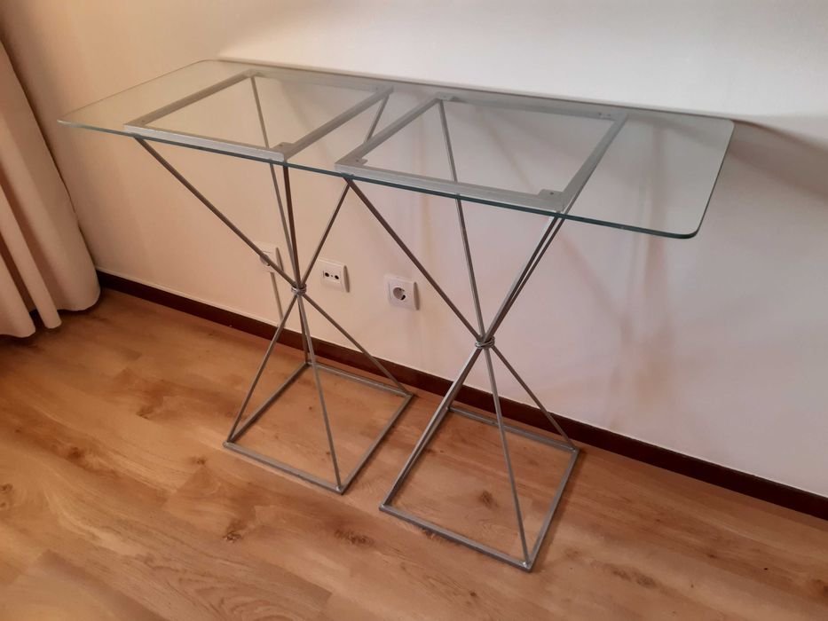 Consola / Mesa de apoio com tampo em vidro