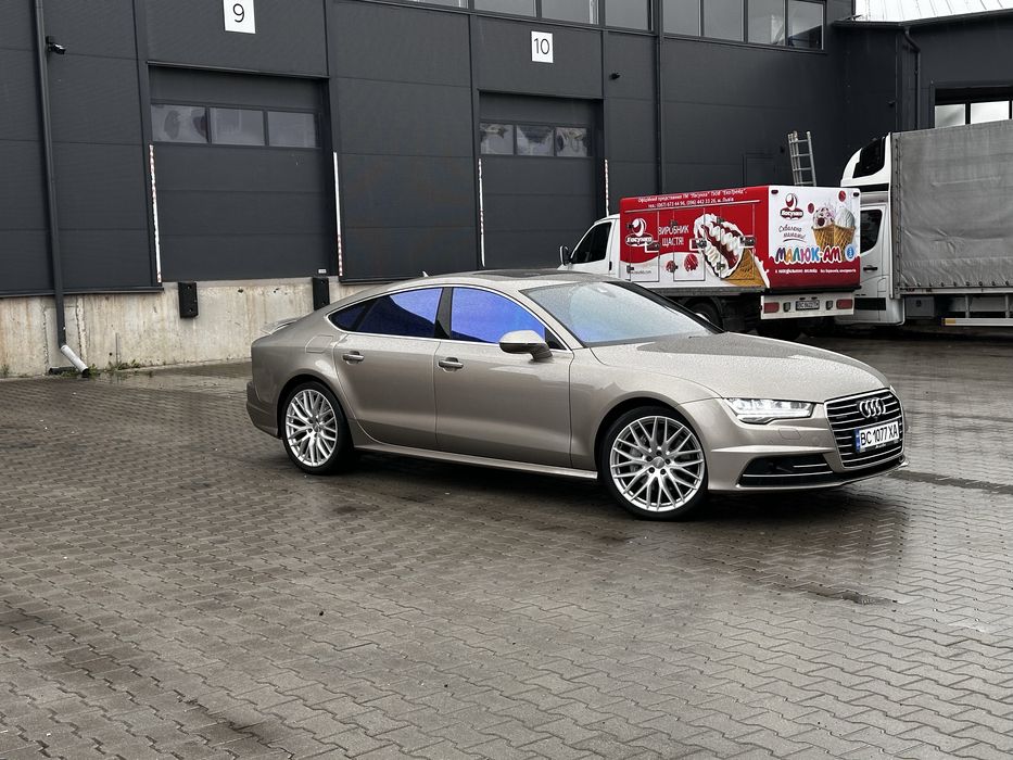 продам лайнера в жирній комплектації