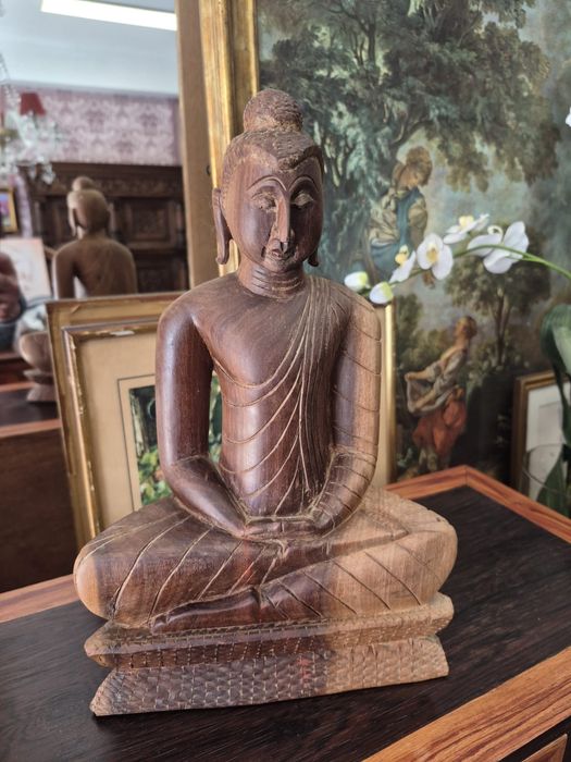 Estátua de Buda em Meditação - Madeira Maciça.