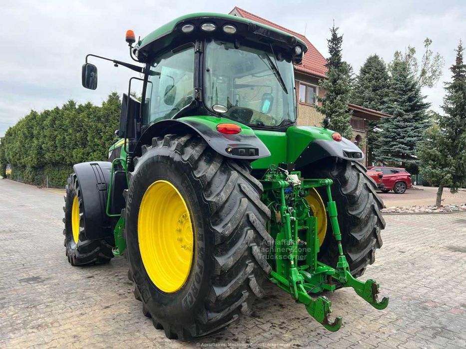 Трактор John Deere 7250R