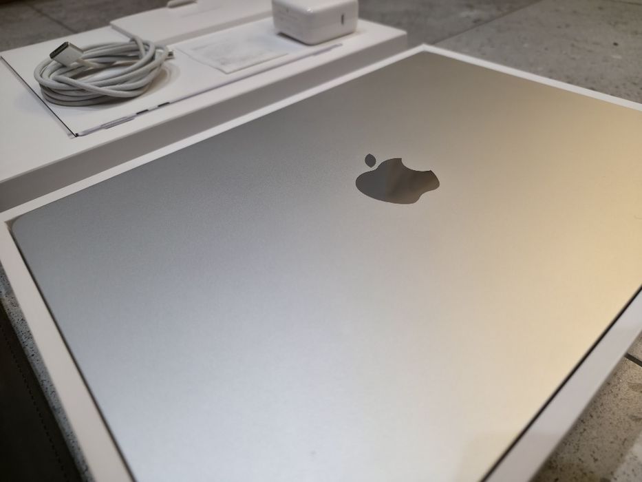 MacBook Air M2 8/256 2022