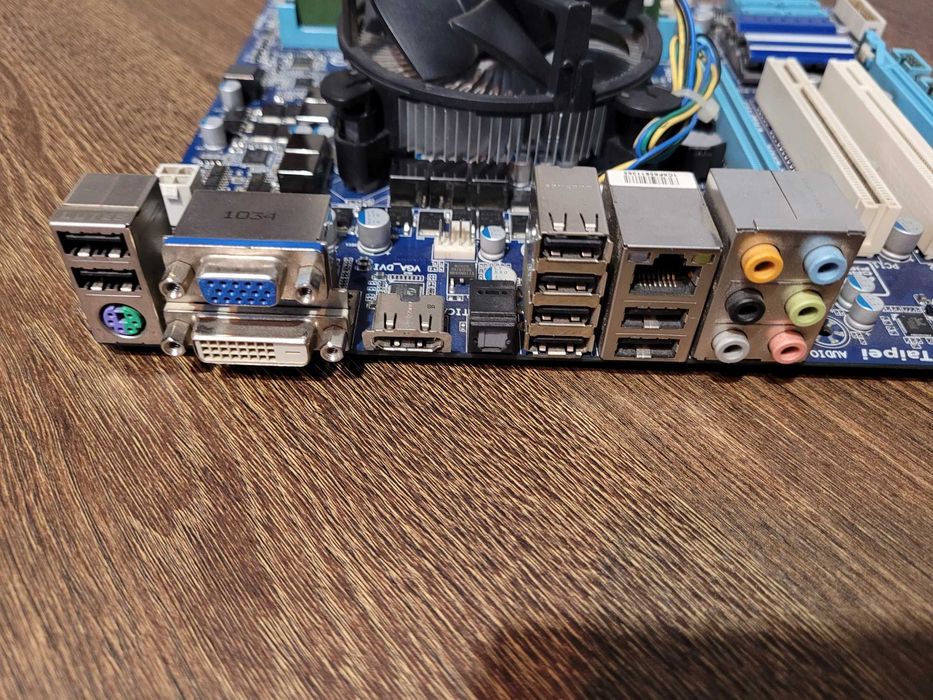 Platforma na Intelu GA-H55M-D2H + I3 530 + iGPU