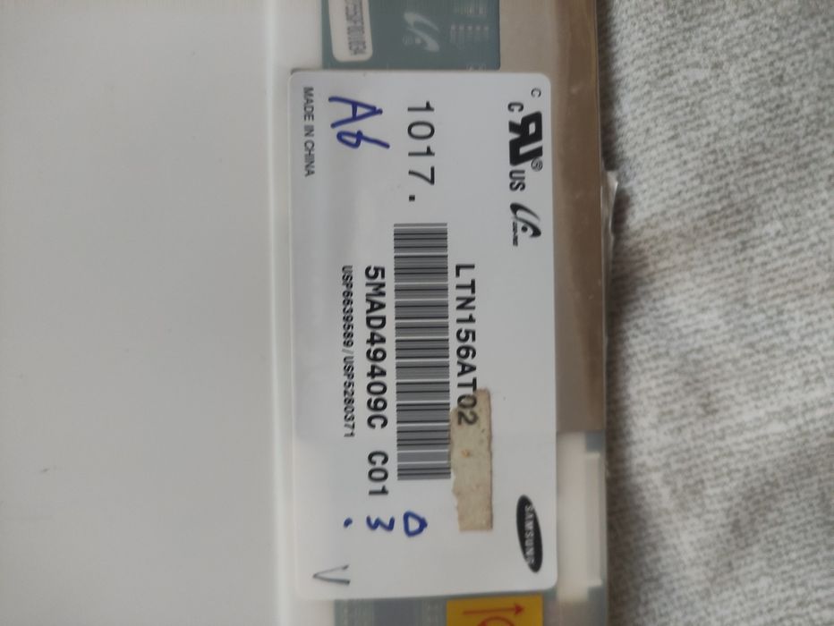 Матрици 15.6    40 пиновые лед подсветка почти новые количество