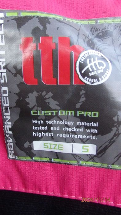 Kurtka damska z kapturem ocieplana marki TTH rozmiar S.