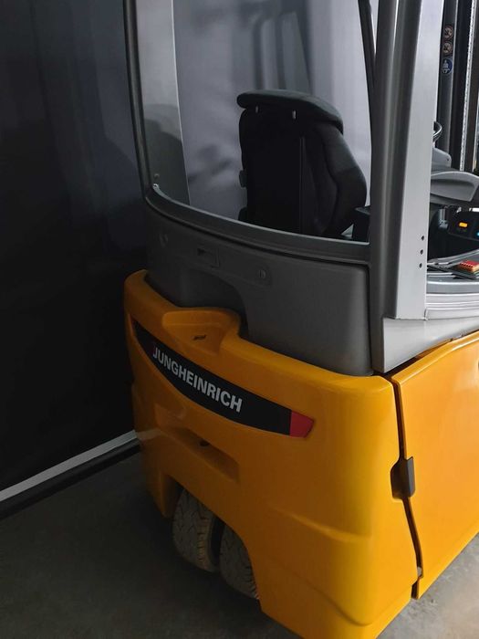 Empilhador Jungheinrich EFG 216K