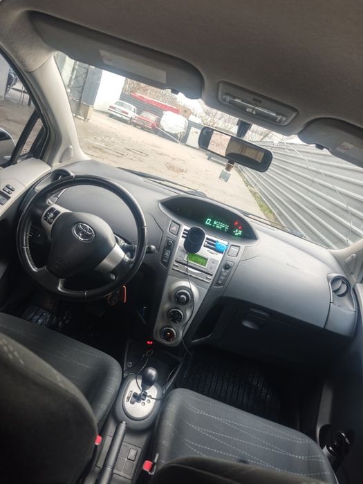 Продам Toyota Yaris 2007