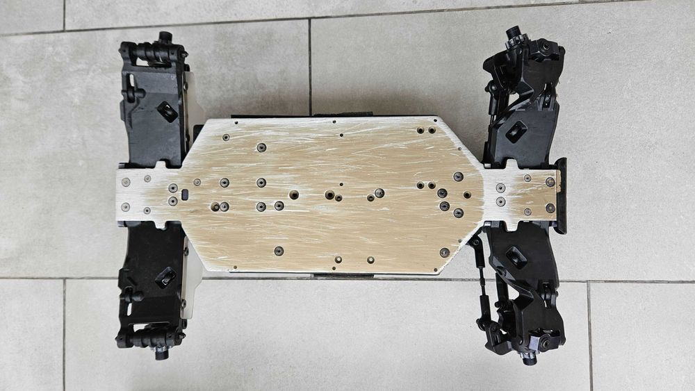 Model Zawodniczy RC Tekno EB48 2.0